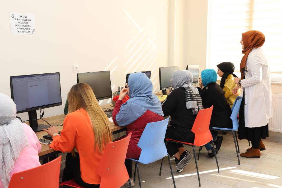 Konya’da 94 bin kişi ile yoğun mesai başladı 4